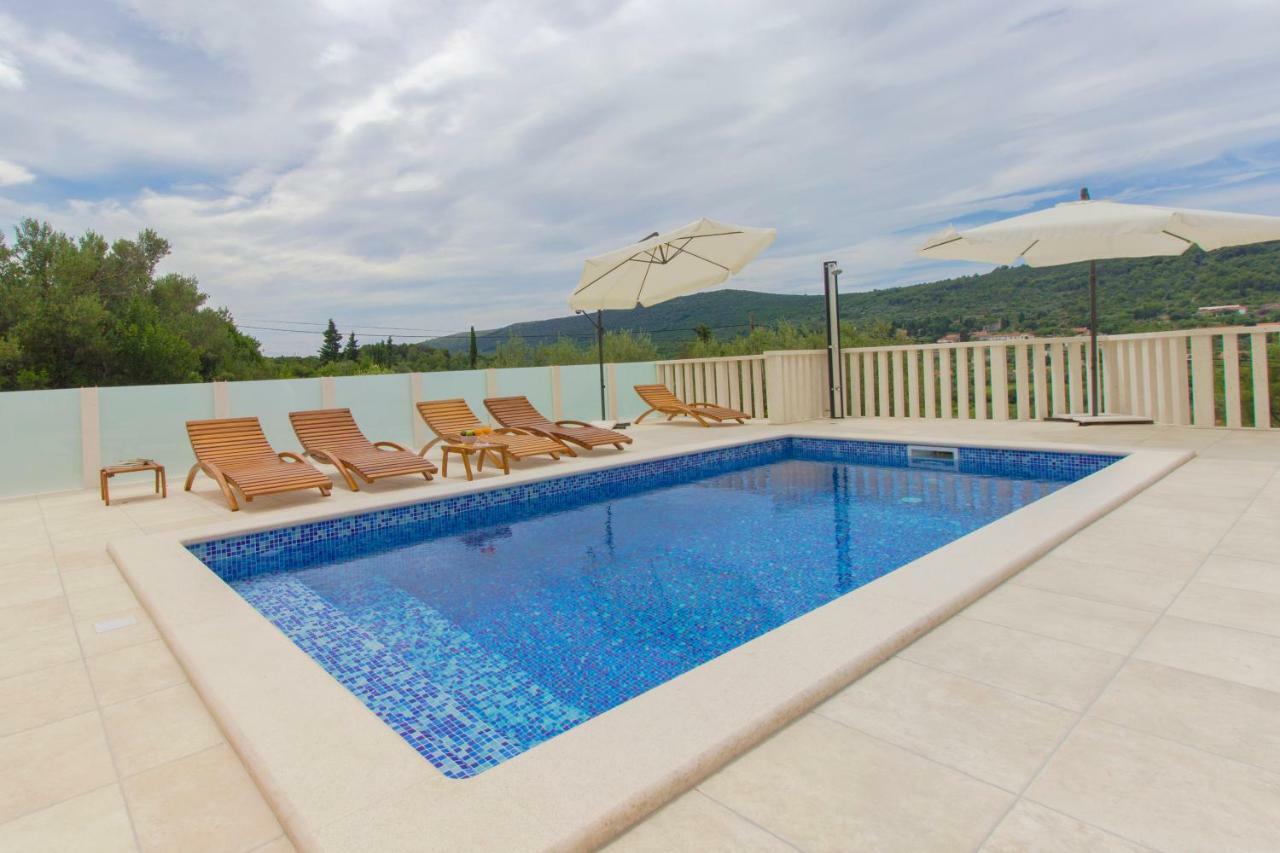 Paradise Brbinj Luaran gambar