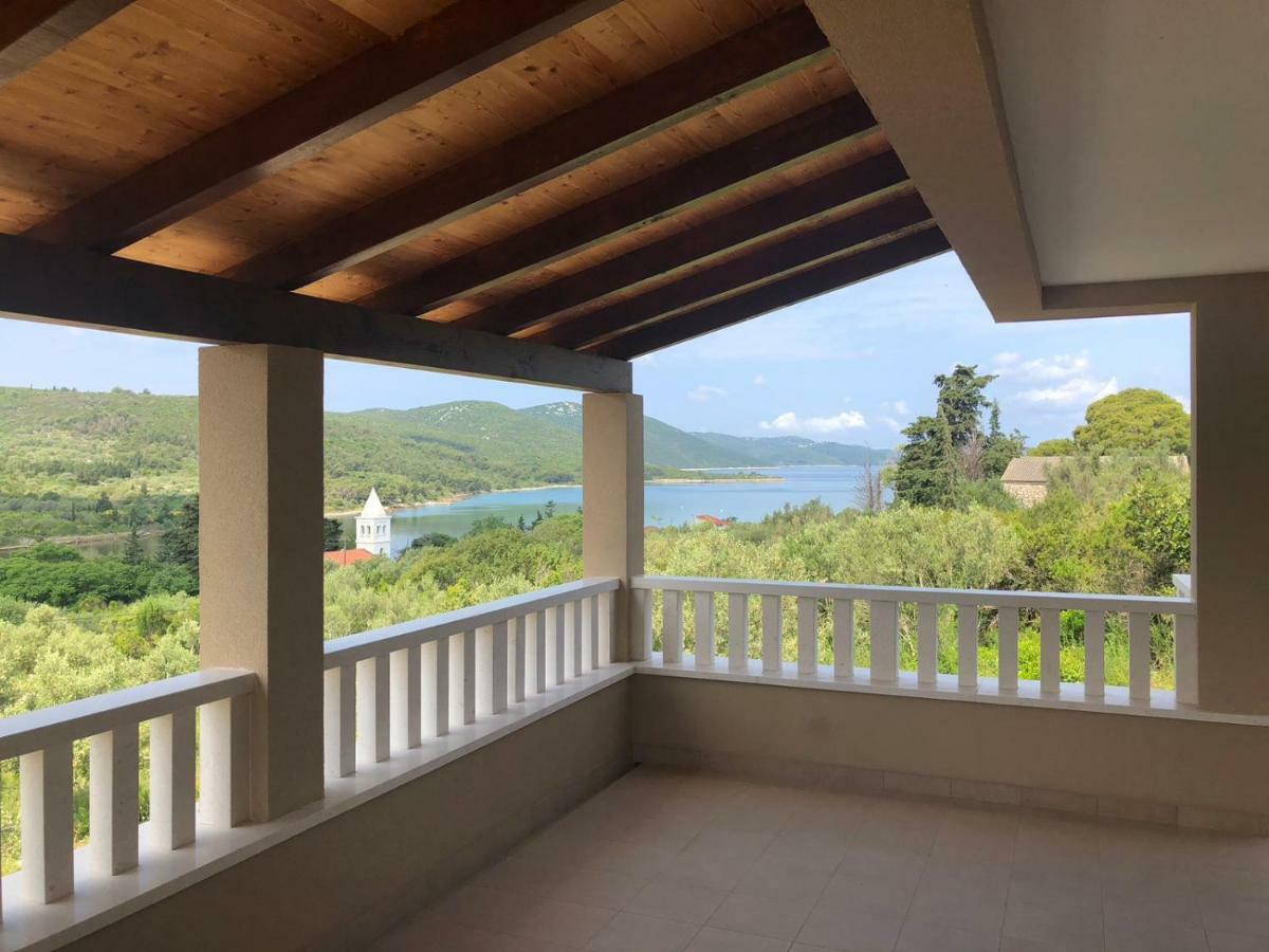 Paradise Brbinj Luaran gambar
