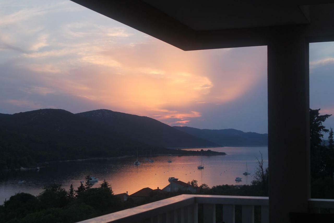 Paradise Brbinj Luaran gambar